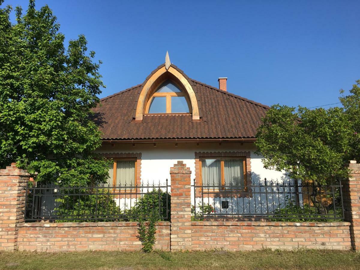Villa Maximilian Balatonkeresztúr Exteriér fotografie