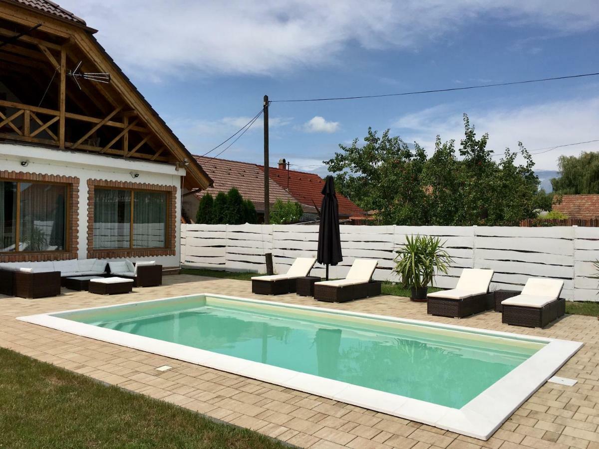 Villa Maximilian Balatonkeresztúr Exteriér fotografie
